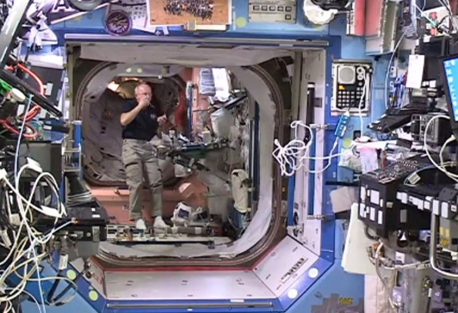 US-Astronaut betreten erstmals aufblasbares ISS-Modul
