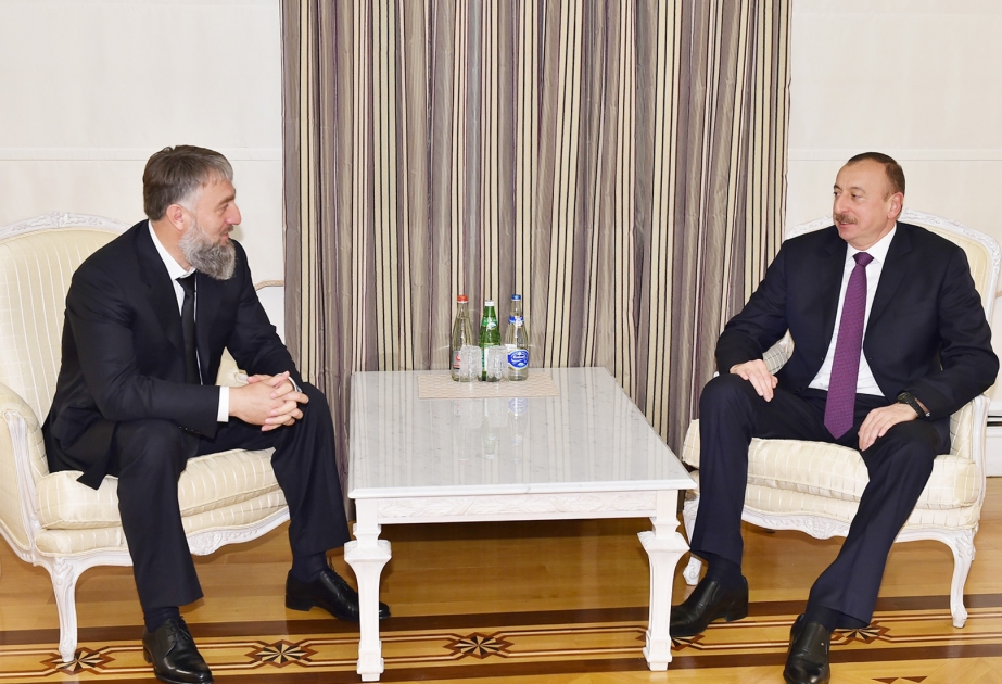 Präsident Ilham Aliyev empfängt Persönlichen Vertreter von Tschetscheniens Präsident VIDEO