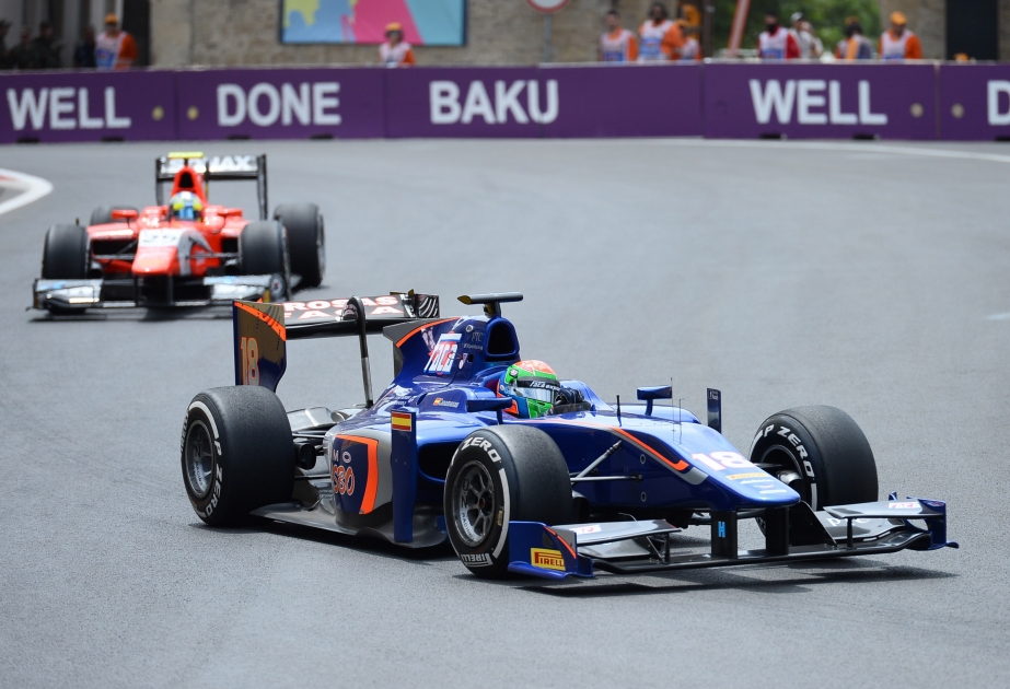Spanish Carlos Sainz sets first day record in Baku City Circuit