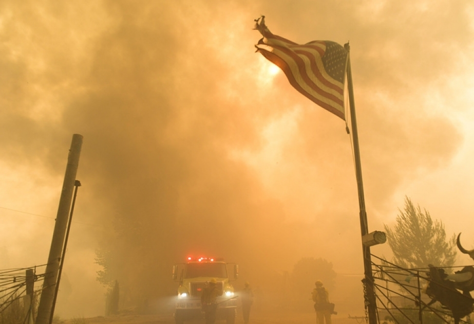 Kaliforniyada 150-dən çox ev yanıb, iki nəfər ölüb