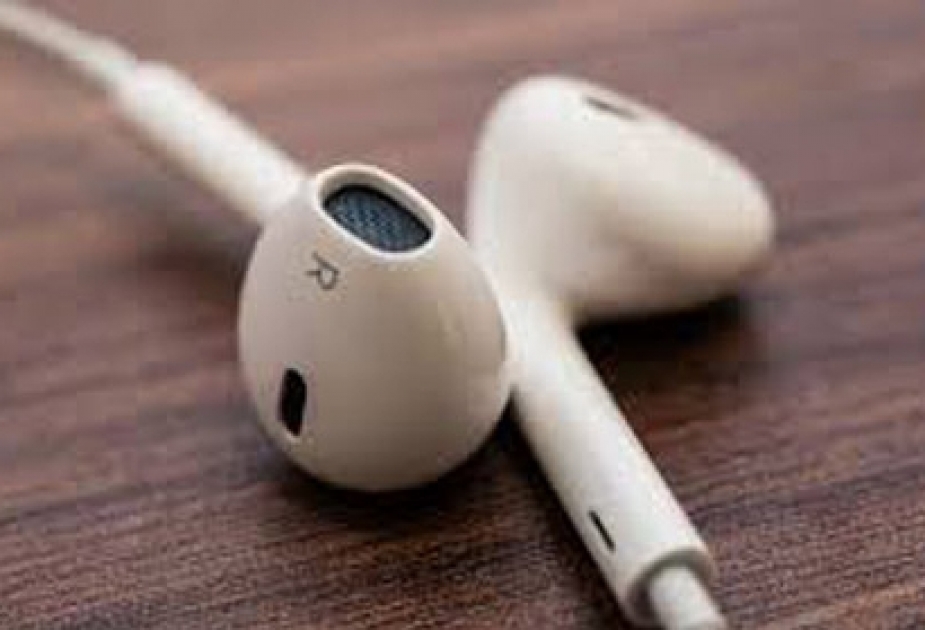 “Apple EarPods” qulaqlığının fotosu yayılıb
