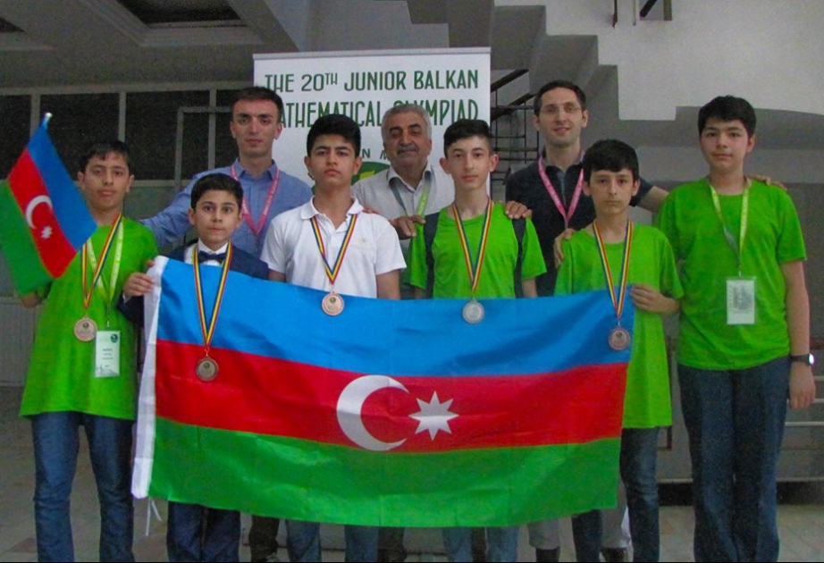 Şagirdlərimiz Rumıniyada keçirilən beynəlxalq fənn olimpiadasında medallar qazanıblar
