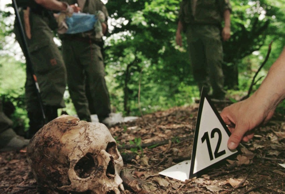 Rund 8000 Muslime in Srebrenica von serbischen Soldaten ermordet