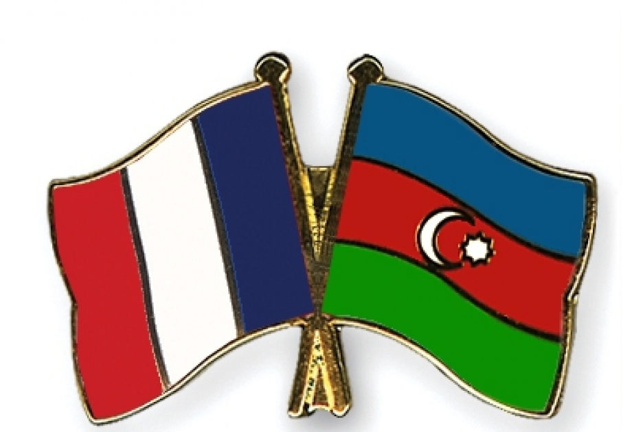 الرئيس الأذربيجاني يهنئ نظيره الفرنسي