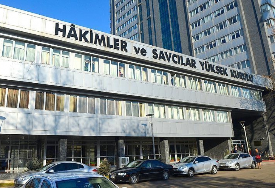 Putschversuch: Türkei setzt fast 2745 Richter ab
