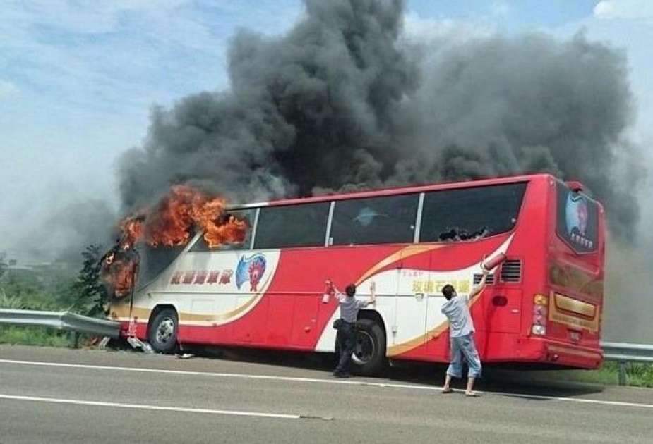 مقتل 26 شخصا في احتراق حافلة سياحية بتايوان