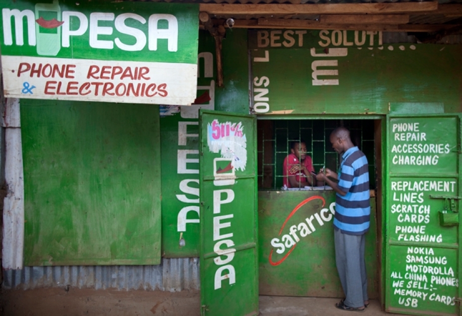 Keniyada “M-PESA” mobil valyuta bazasında ödəniş kartı yaradılıb