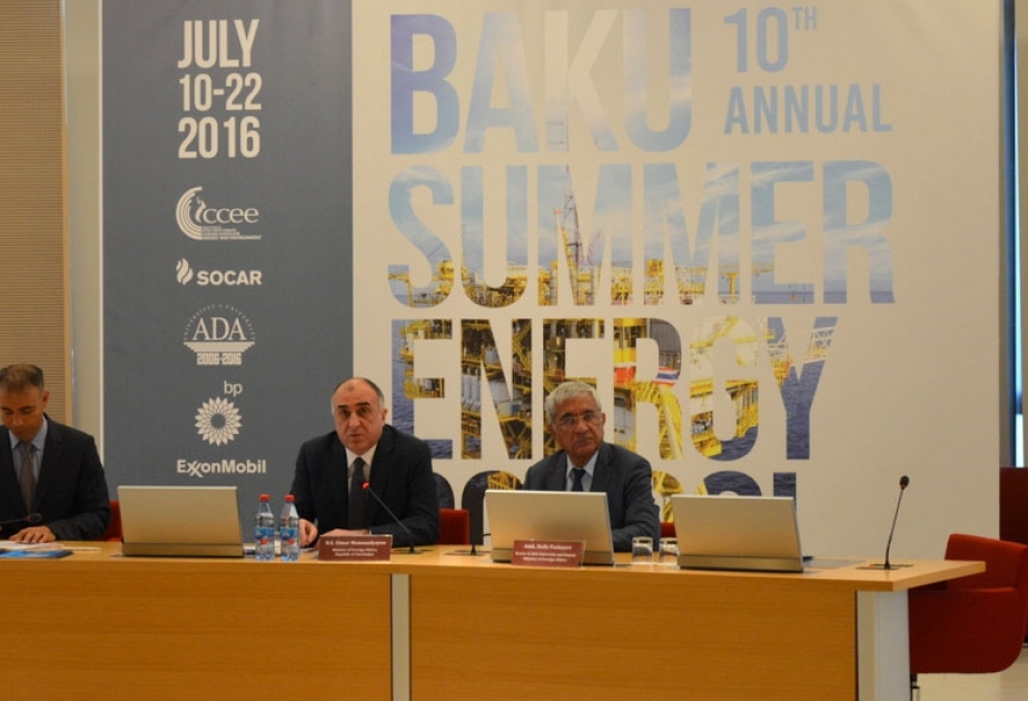 Elmar Mammadyarov fait une conférence lors la session finale de la Xe école d’été sur l’énergie