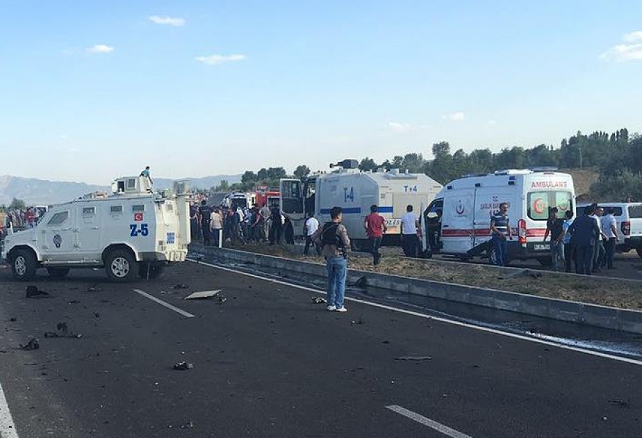 Bingöl vilayətində hərbi avtomobilin partladılması nəticəsində 5 nəfər ölüb