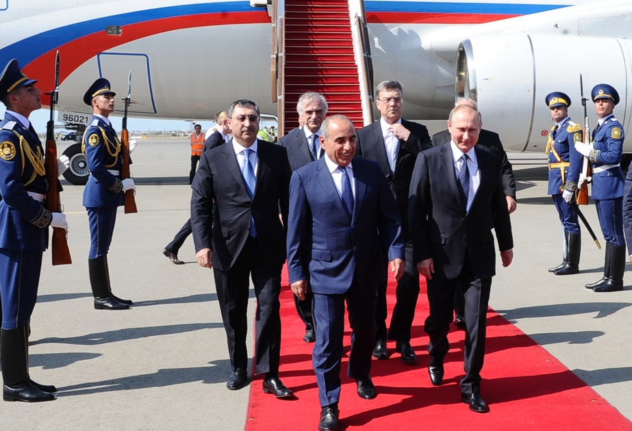 Russian President Vladimir Putin arrives in Azerbaijan