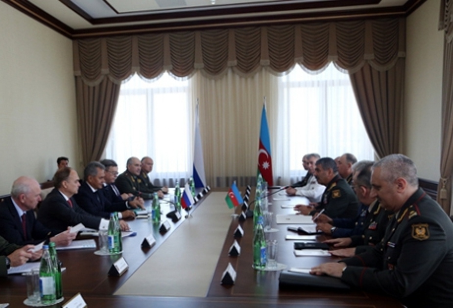 مناقشة حالة التعاون في المجال العسكري بين أذربيجان وروسيا