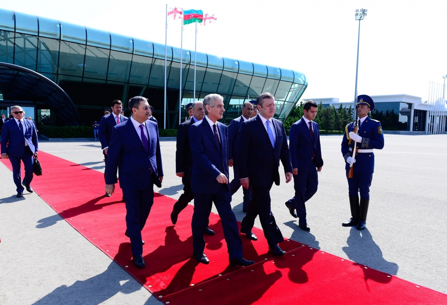 رئيس الوزراء الجورجي ينهي زيارته إلى أذربيجان
