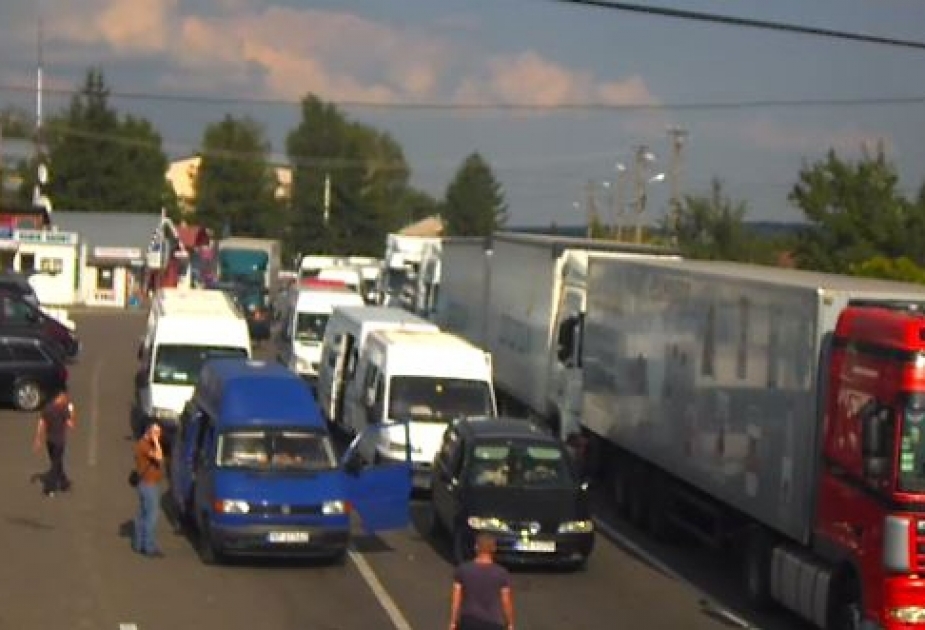 At the Ukrainian border stretched a huge traffic jam
