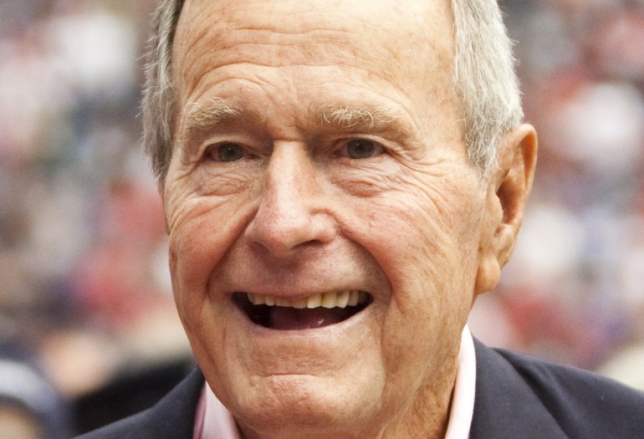 George H.W. Bush to vote for Clinton, reports say