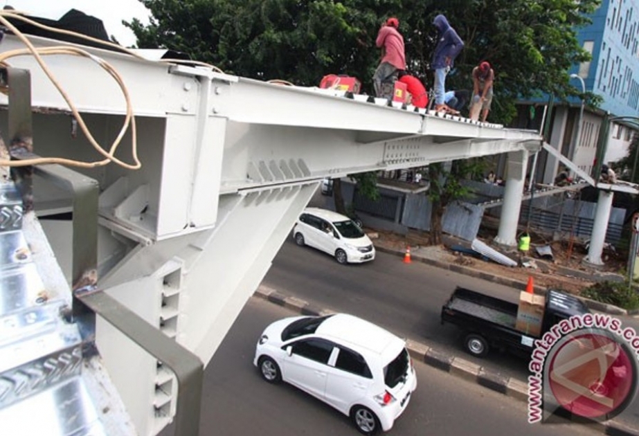 Bridge in Jakarta collapses, killing 3