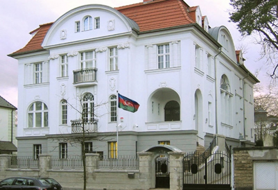 В посольстве Азербайджана в Германии продолжается активное голосование