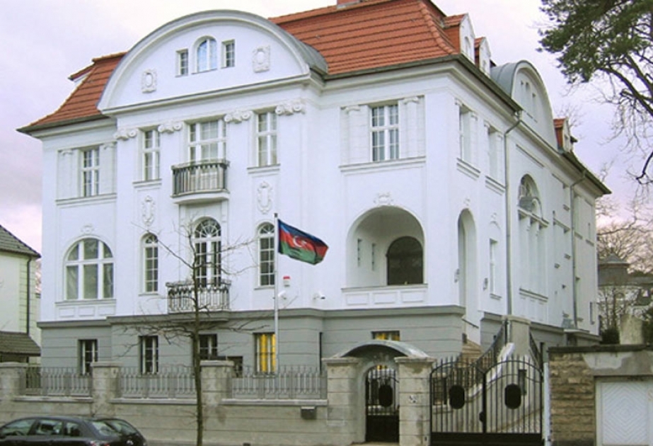 阿塞拜疆驻德国大使馆投票站的投票继续积极进行