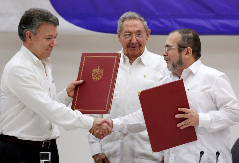 Colombia, Marxist rebels sign accord ending 52-year war