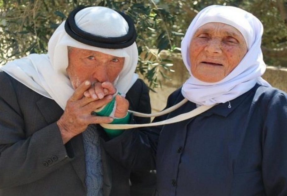 لبنانية تدفن ابنها الأصغر ... عمره 86 عاما