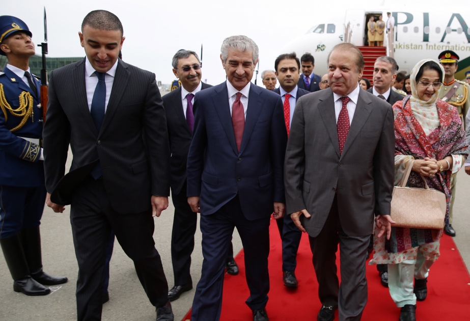巴基斯坦总理穆罕默德·纳瓦兹·谢里夫抵达阿塞拜疆进行正式访问