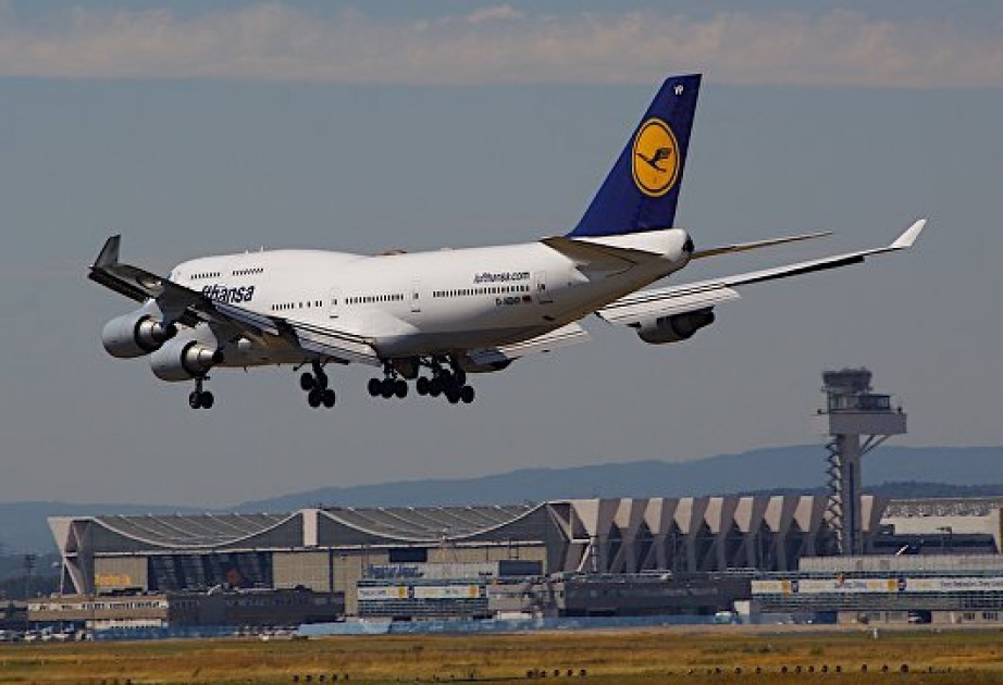 “Lufthansa”nın təyyarəsi Kanadada təcili eniş edib