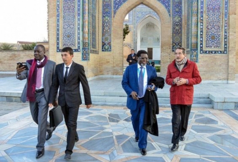 伊斯兰合作组织成员国外长理事会会议与会者访问撒马尔罕