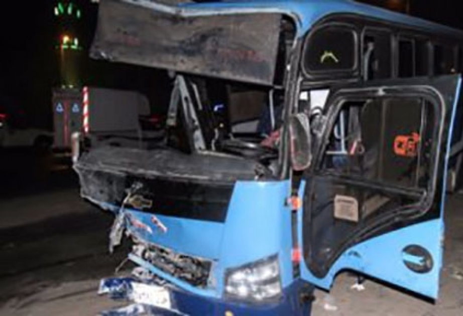 При столкновении школьного автобуса с фурой в Египте погибли три человека