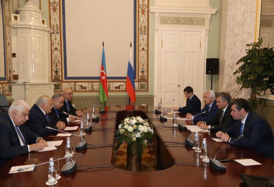 Aserbaidschans Parlamentssprecher trifft sich mit Sprecher der Staatsduma der Russischen Föderation