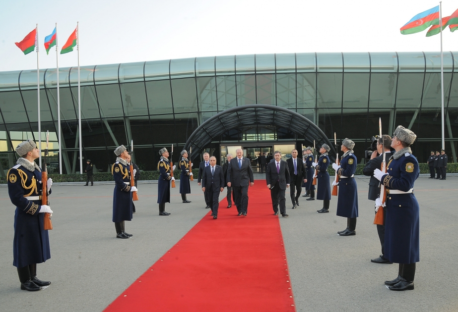 白俄罗斯总统亚历山大·卢卡申科结束对阿塞拜疆的访问