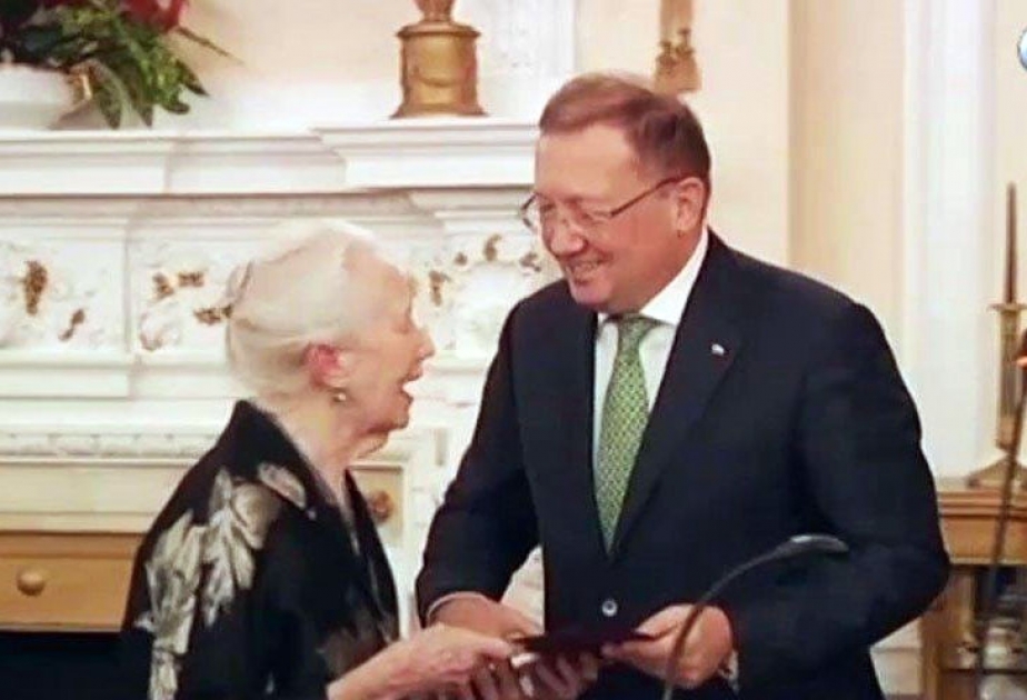 В посольстве РФ в Лондоне наградили 90-летнюю переводчицу Пушкина