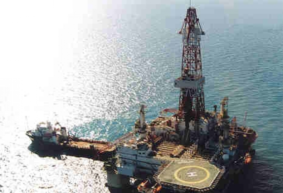 الوزير: أذربيجان تخفض انتاج النفط 35 الف برميل يوميا من اول يناير 2017م