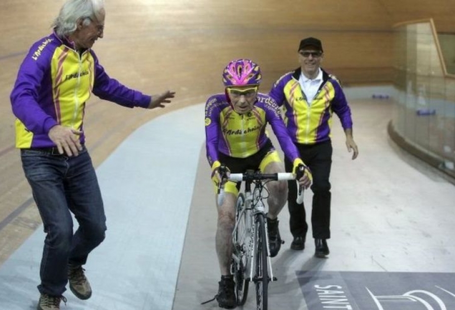 Frankreich: 105-Jähriger stellt neuen Rennrad-Rekord auf