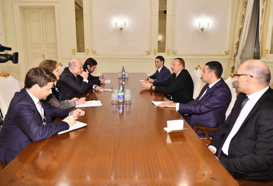 Präsident Ilham Aliyev empfängt französische Delegation VIDEO