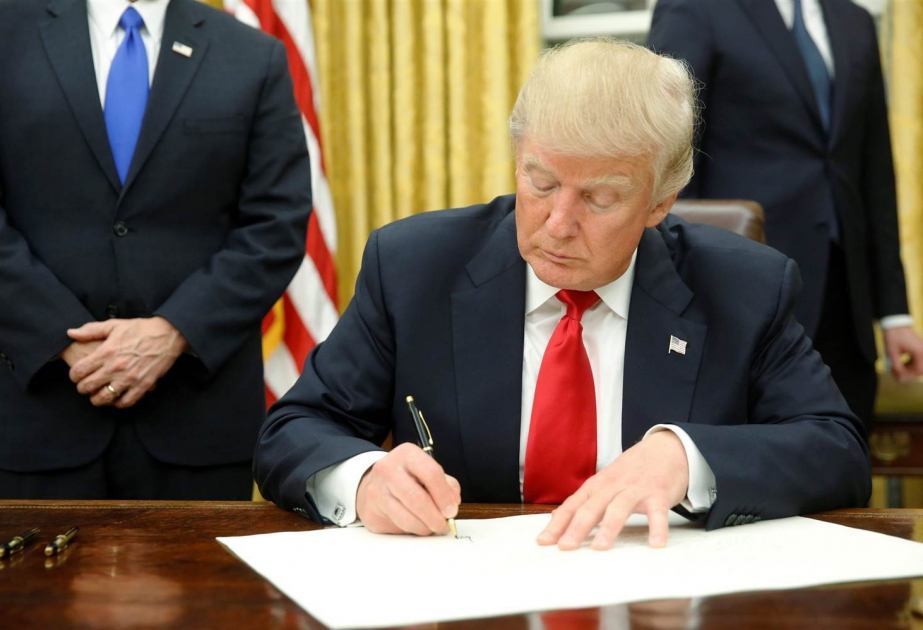 Президент Трамп подписал указ o строительстве стены на границе США и Мексики