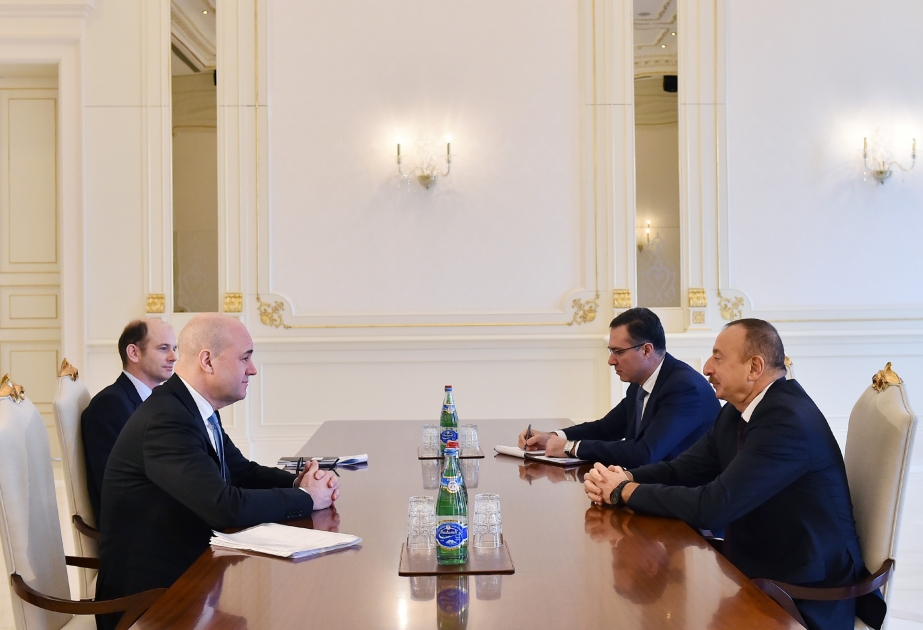 Aserbaidschans Präsident Ilham Aliyev empfängt Vorsitzenden von EITI zum Gespräch VIDEO