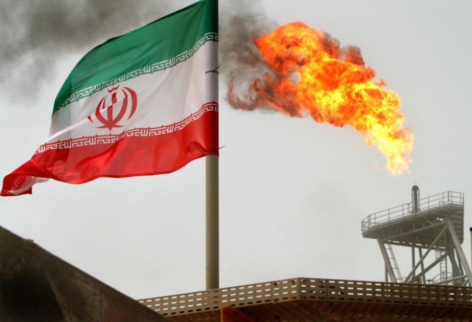 Iran to construct 12 new oil refineries