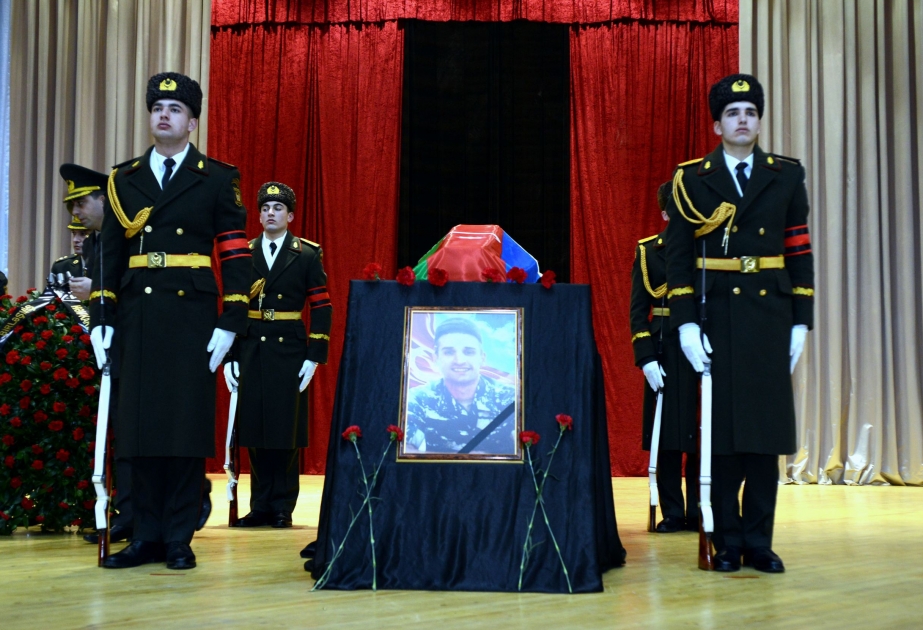 حفل تشييع جثمان شهيد الدفاع الأذربيجاني