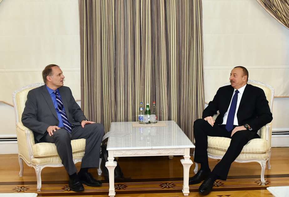 Präsident Ilham Aliyev empfängt PACE-Berichterstatter für Aserbaidschan Alain Desteks VIDEO