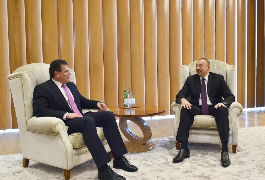 Präsident Ilham Aliyev trifft sich mit Vizepräsident für Energieunion der Europäischen Kommission VIDEO