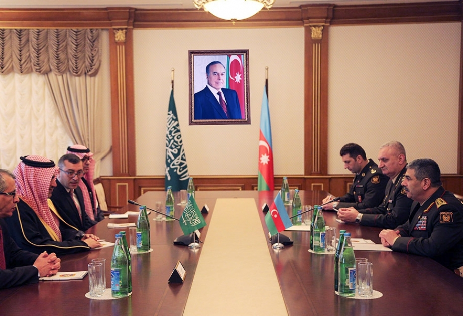 بحث سبل التعاون العسكري بين أذربيجان والمملكة العربية السعودية
