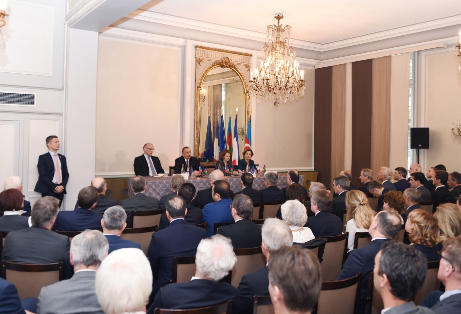 Президент Азербайджана Ильхам Алиев встретился с членами бизнес-совета Движения предприятий Франции ОБНОВЛЕНО ВИДЕО