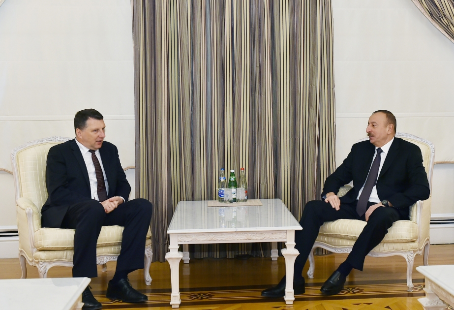 伊利哈姆·阿利耶夫总统会见拉脱维亚总统莱伊蒙茨·维尤尼斯