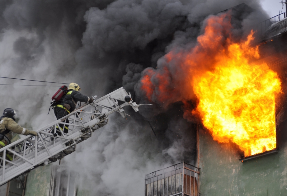 Sankt-Peterburqda yaşayış binasındakı yanğın nəticəsində 4 nəfər ölüb