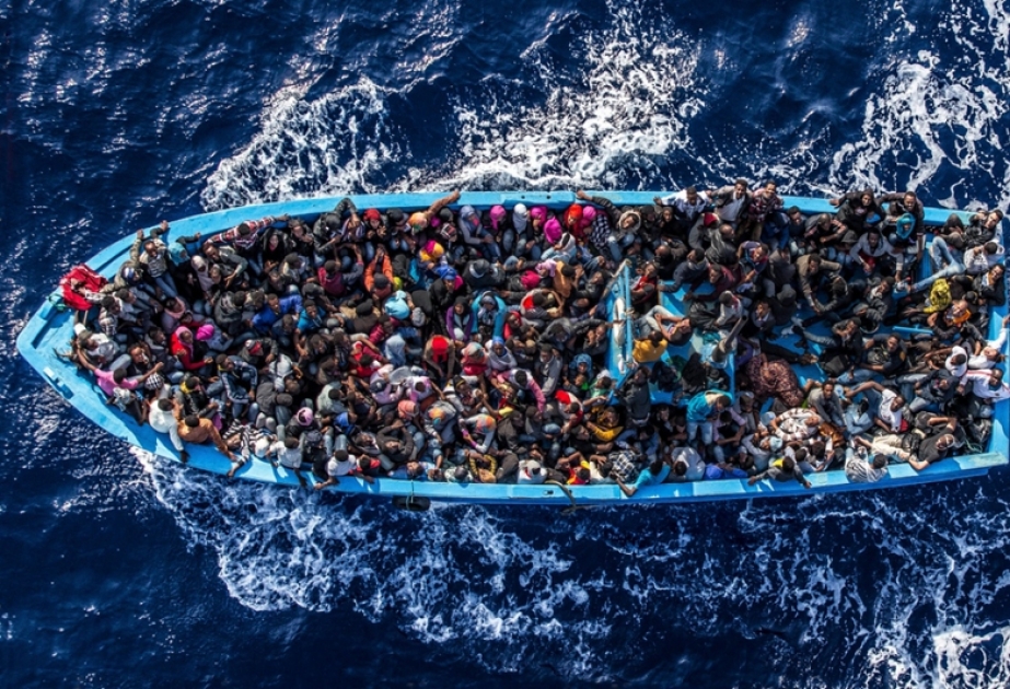 Flüchtlinge gefährliche Fahrt über Mittelmeer nach Italien gewagt