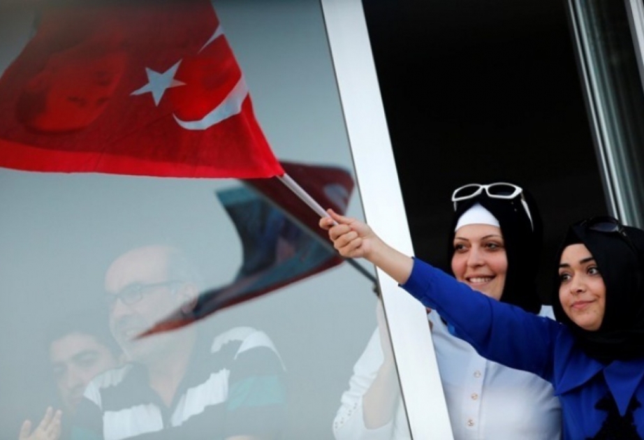 土耳其将就宪法修正案举行全民公投 居住在阿塞拜疆的土耳其公民已投票