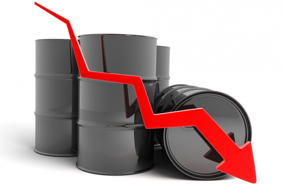 انخفاض سعر النفط إلى أكثر من دولار