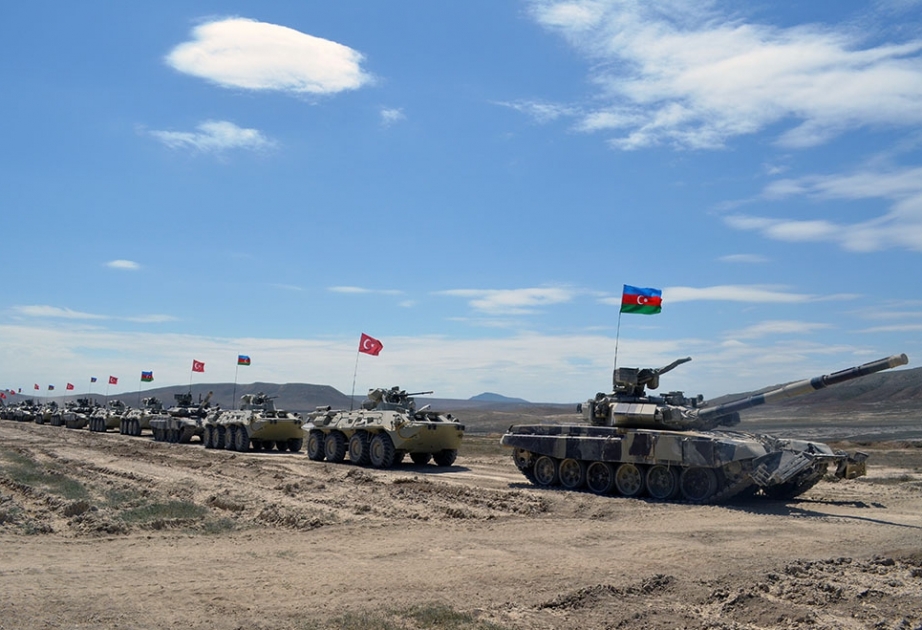 阿塞拜疆与土耳其联合实弹射击战术演习拉开帷幕