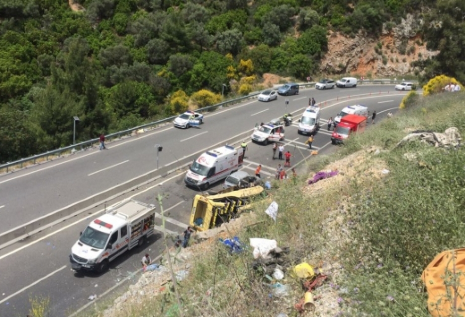 Minibus veers off cliff in western Turkey, 20 killed