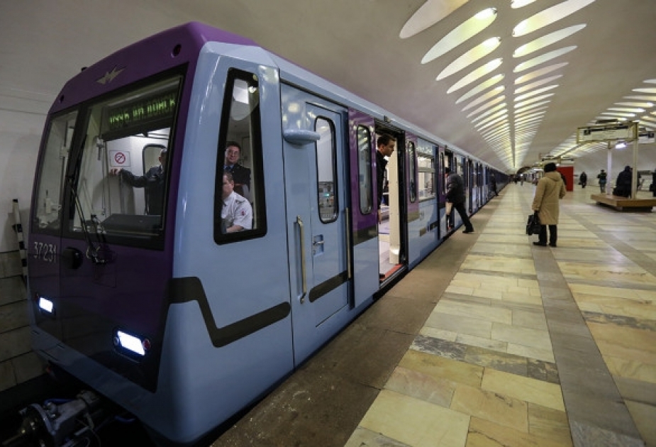 Moskva metrosunun ildönümü ilə əlaqədar qatarların paradı və sərgisi keçirilir