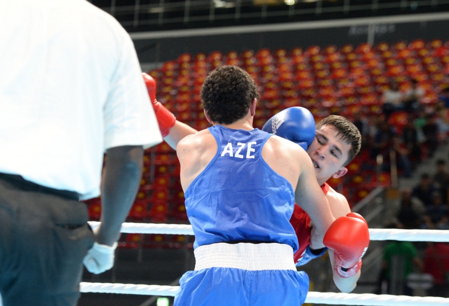 Во второй день соревнований по боксу в борьбу вступили три азербайджанских спортсмена